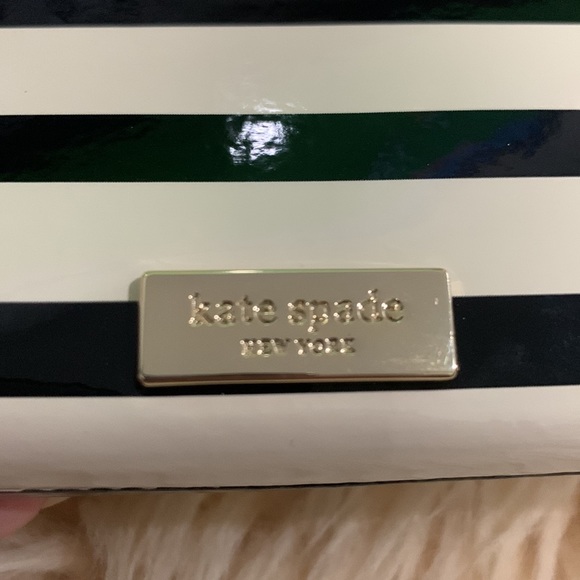 NWT Kate Spade Striped Patent Leather Wallet - Picture 4 of 12
